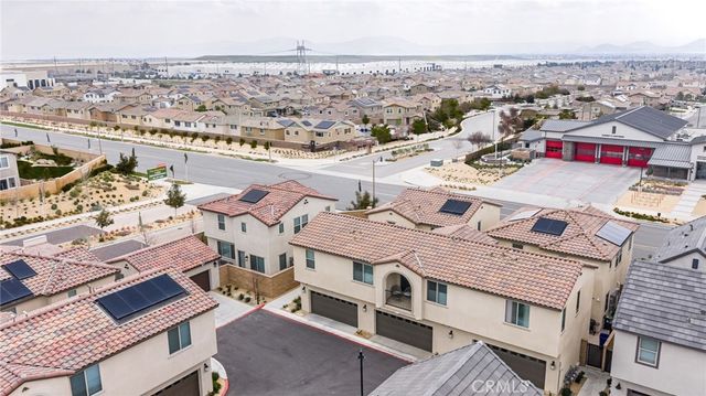 16667 Snowdrop 2, Fontana, CA 92336