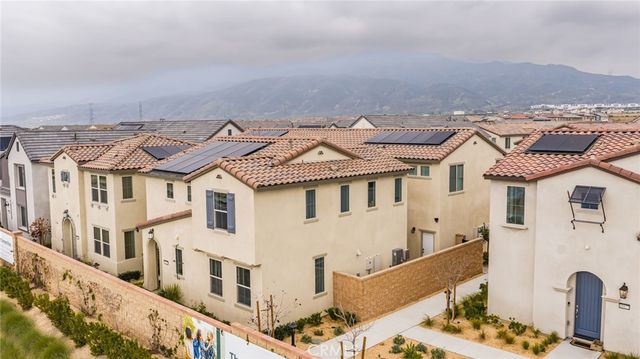 16667 Snowdrop 2, Fontana, CA 92336