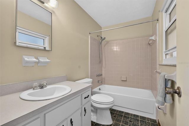 6614 NW 26TH TERRACE, Gainesville, FL 32653