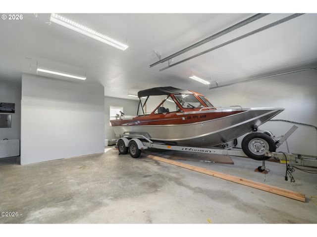 102 S OCEAN Ave, Rockaway Beach, OR 97136