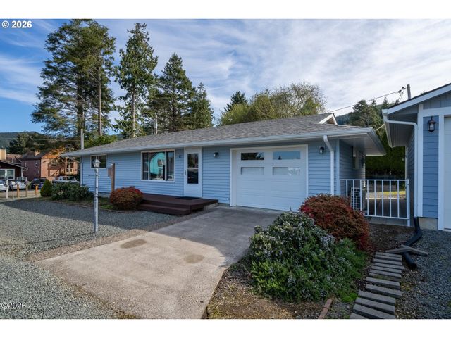 102 S OCEAN Ave, Rockaway Beach, OR 97136