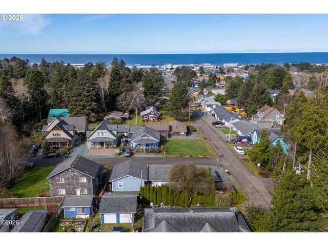 102 S OCEAN Ave, Rockaway Beach, OR 97136