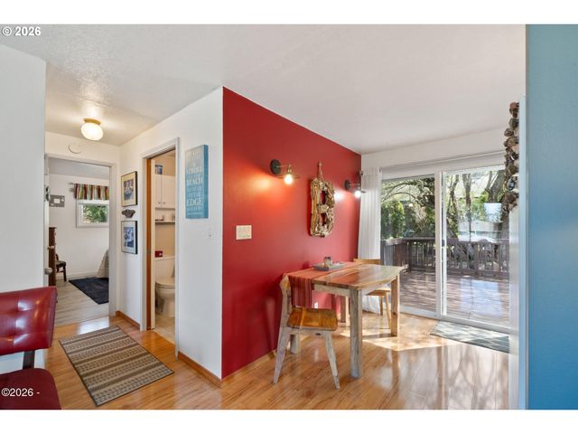 102 S OCEAN Ave, Rockaway Beach, OR 97136