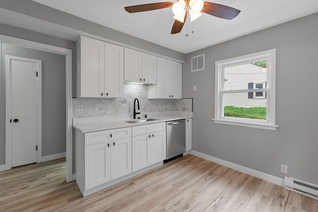 3824 N 54th BOULEVARD, Milwaukee, WI 53216