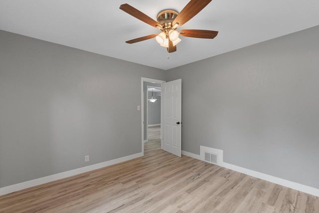 3824 N 54th BOULEVARD, Milwaukee, WI 53216