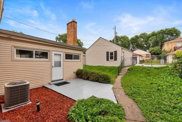 3824 N 54th BOULEVARD, Milwaukee, WI 53216