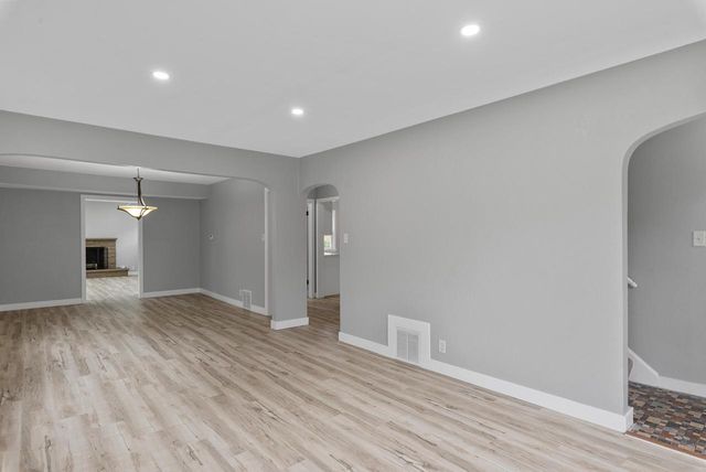 3824 N 54th BOULEVARD, Milwaukee, WI 53216