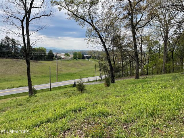 2370 Chestnut Hill Rd, Dandridge, TN 37725