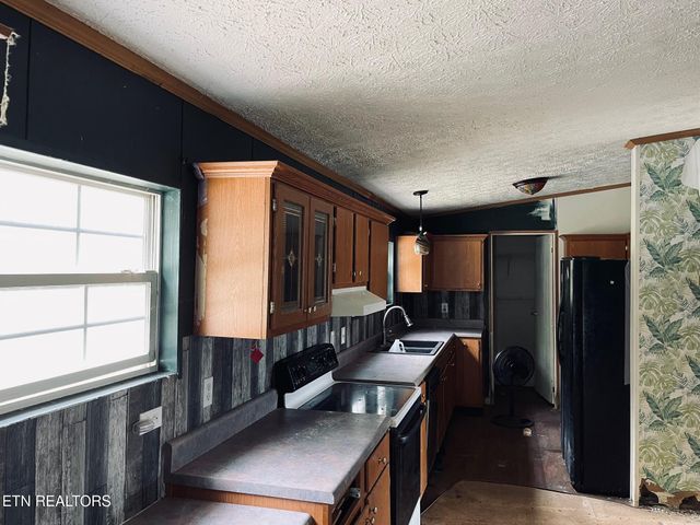 2370 Chestnut Hill Rd, Dandridge, TN 37725