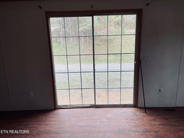 2370 Chestnut Hill Rd, Dandridge, TN 37725