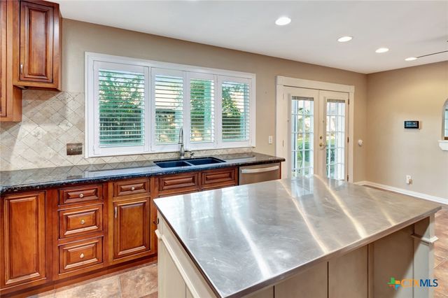 608 Chimney Rock Drive, Victoria, TX 77904