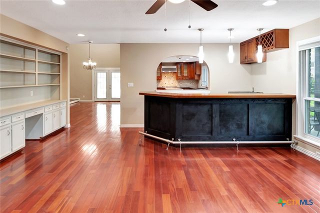 608 Chimney Rock Drive, Victoria, TX 77904