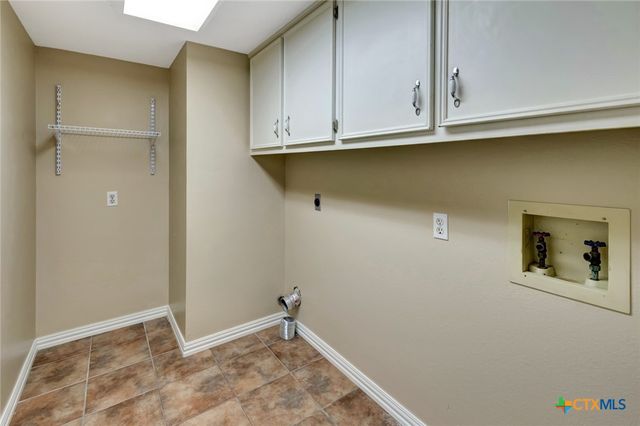 608 Chimney Rock Drive, Victoria, TX 77904