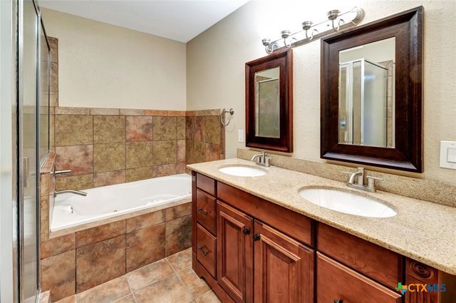 608 Chimney Rock Drive, Victoria, TX 77904