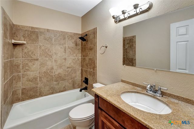 608 Chimney Rock Drive, Victoria, TX 77904