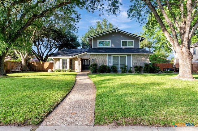 608 Chimney Rock Drive, Victoria, TX 77904