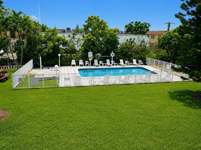 2832 Fillmore St 22, Hollywood, FL 33020
