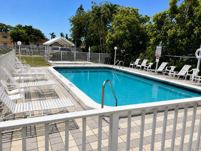 2832 Fillmore St 22, Hollywood, FL 33020