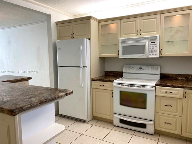 2832 Fillmore St 22, Hollywood, FL 33020
