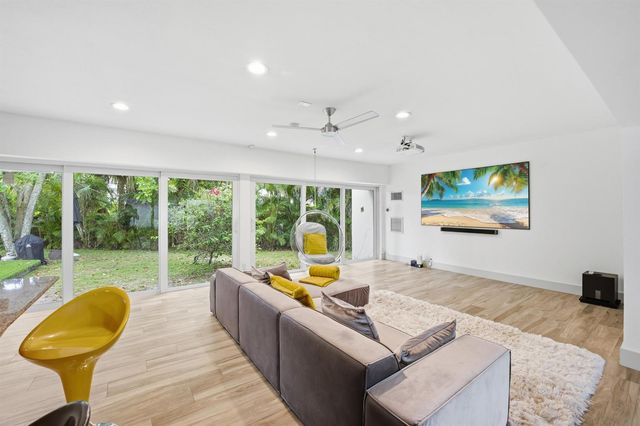 4400 Queen Palm Lane, Tamarac, FL 33319