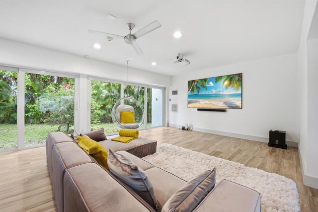 4400 Queen Palm Lane, Tamarac, FL 33319