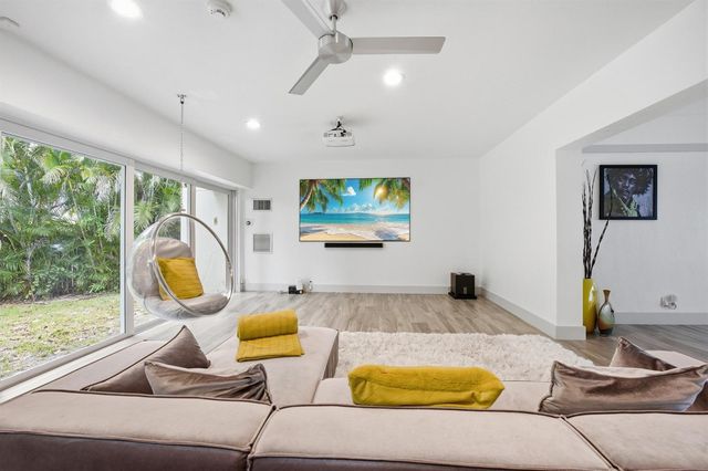 4400 Queen Palm Lane, Tamarac, FL 33319