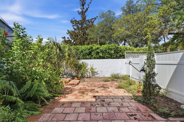 5824 IDLE FOREST PLACE, Tampa, FL 33614