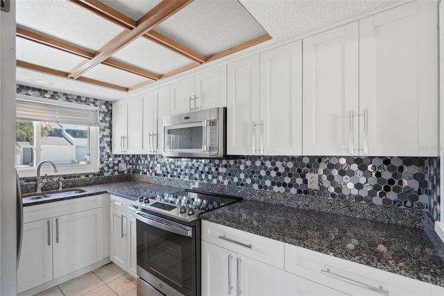 5824 IDLE FOREST PLACE, Tampa, FL 33614
