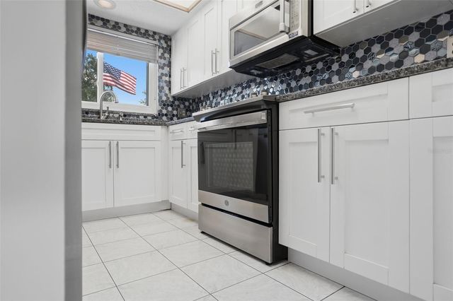 5824 IDLE FOREST PLACE, Tampa, FL 33614