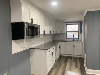 5 Park Sq, Lopatcong Twp., NJ 08865