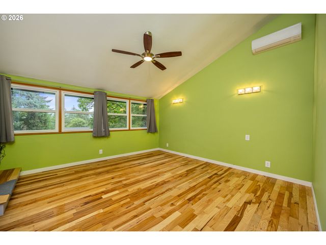 3827 VINE MAPLE St, Eugene, OR 97405