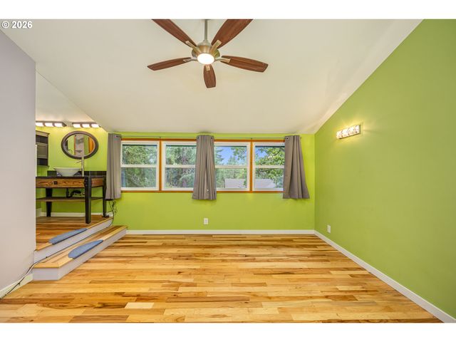 3827 VINE MAPLE St, Eugene, OR 97405