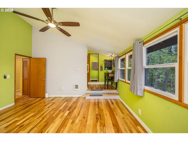 3827 VINE MAPLE St, Eugene, OR 97405