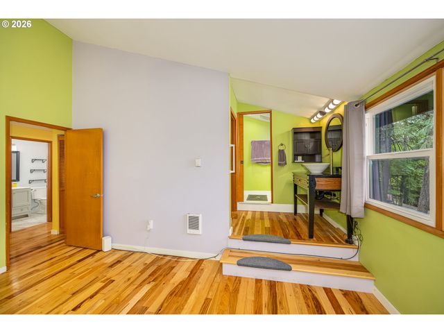 3827 VINE MAPLE St, Eugene, OR 97405