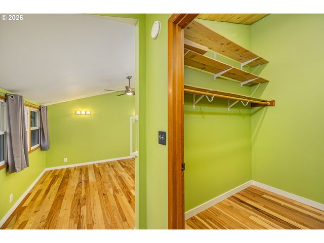 3827 VINE MAPLE St, Eugene, OR 97405