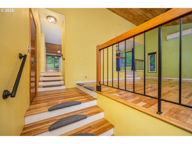3827 VINE MAPLE St, Eugene, OR 97405