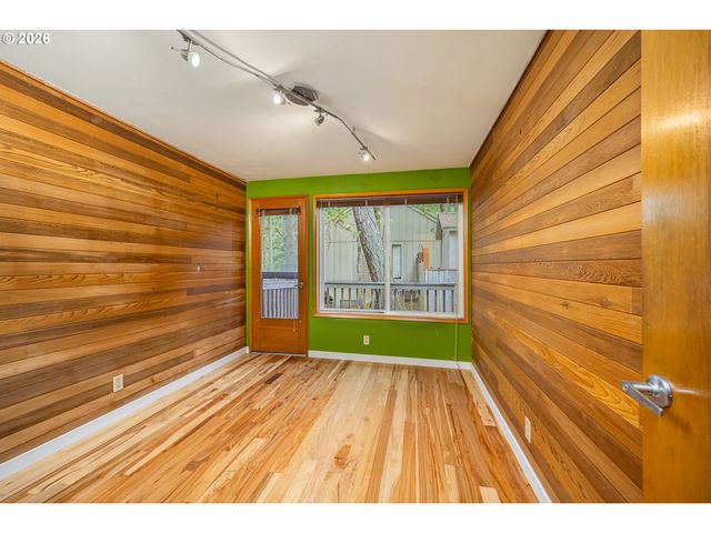 3827 VINE MAPLE St, Eugene, OR 97405