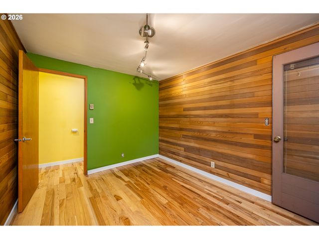 3827 VINE MAPLE St, Eugene, OR 97405