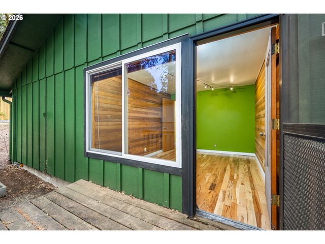 3827 VINE MAPLE St, Eugene, OR 97405