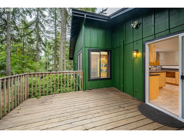 3827 VINE MAPLE St, Eugene, OR 97405