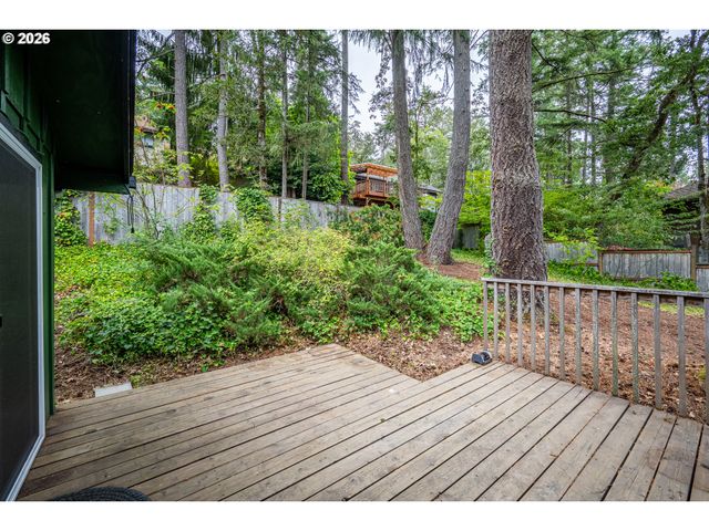3827 VINE MAPLE St, Eugene, OR 97405
