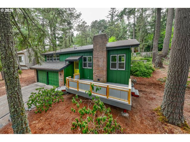 3827 VINE MAPLE St, Eugene, OR 97405