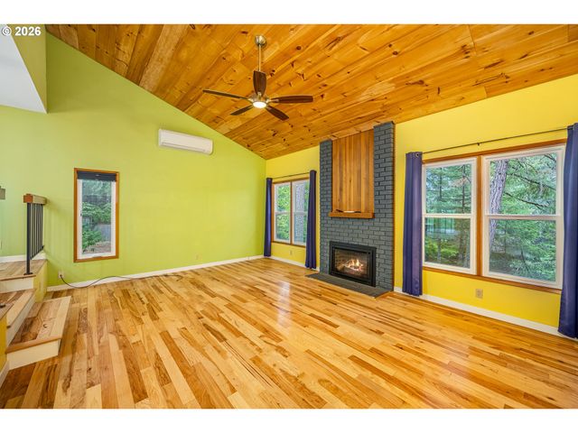 3827 VINE MAPLE St, Eugene, OR 97405