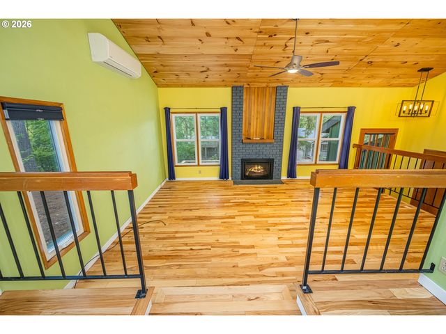 3827 VINE MAPLE St, Eugene, OR 97405