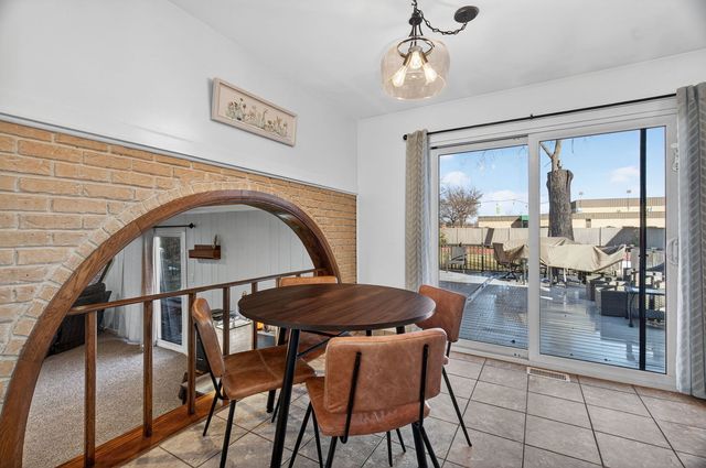 30 Warren Avenue, New Lenox, IL 60451