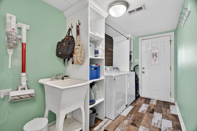 30 Warren Avenue, New Lenox, IL 60451