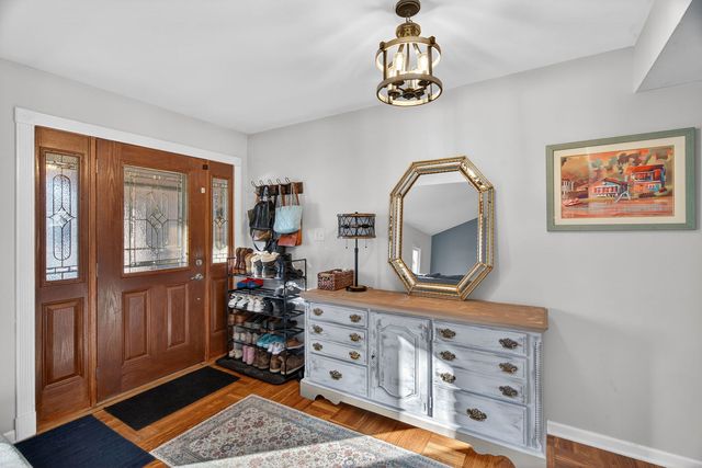 30 Warren Avenue, New Lenox, IL 60451