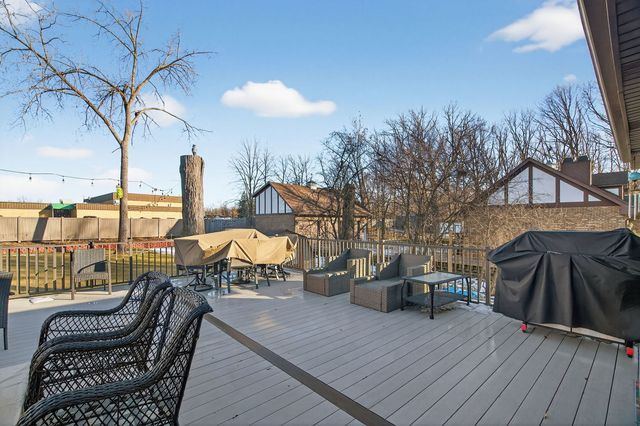 30 Warren Avenue, New Lenox, IL 60451