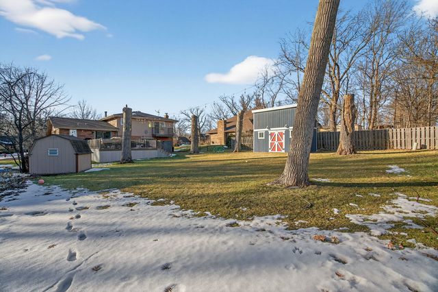 30 Warren Avenue, New Lenox, IL 60451