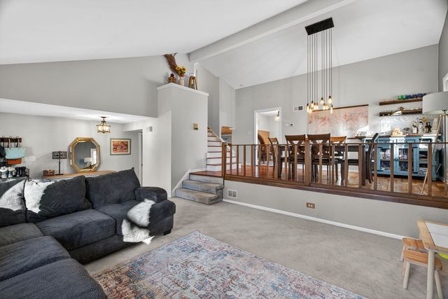 30 Warren Avenue, New Lenox, IL 60451